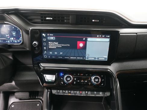 Used 2024 GMC Sierra 1500 AT4 w/ Technology Package AWD/4WD image 23