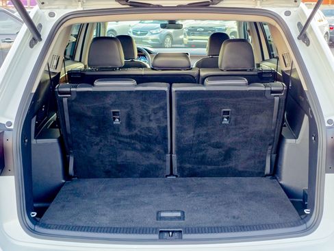 Used 2025 Volkswagen Atlas SE image 41
