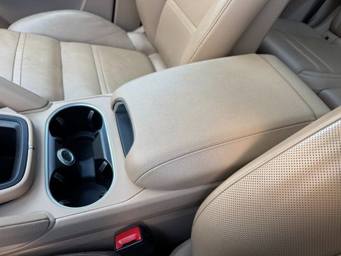 Used 2019 Porsche Cayenne image 40