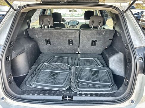 Used 2018 Chevrolet Equinox LS image 19