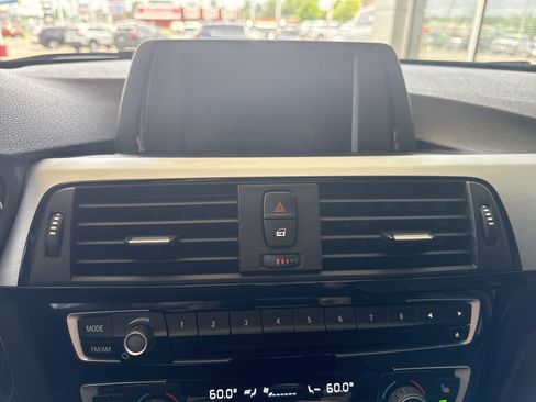 Used 2018 BMW 320i xDrive Sedan w/ Convenience Package AWD/4WD image 19
