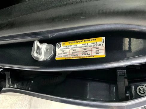 Used 2022 Tesla Model Y Performance AWD/4WD image 19