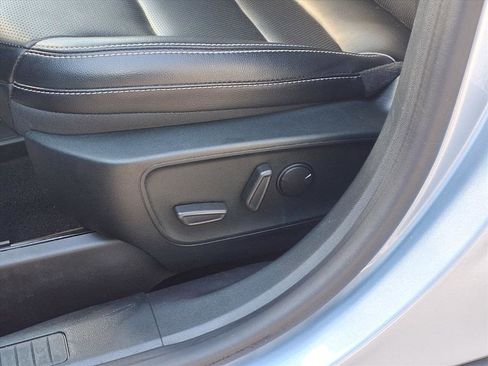 Used 2022 Ford Escape SEL w/ Technology Package image 12