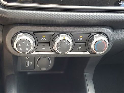 Used 2024 Nissan Kicks S image 23