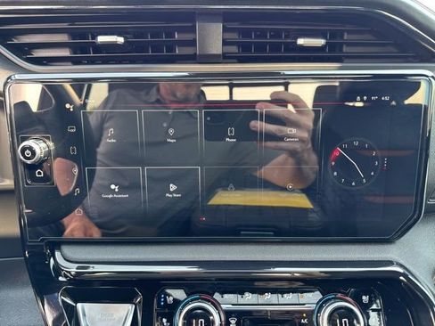 Used 2024 GMC Sierra 1500 AT4 w/ Technology Package image 25