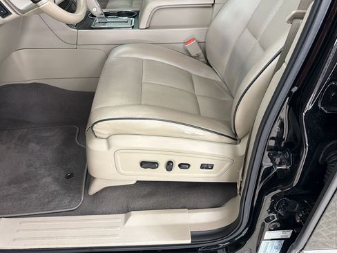 Used 2007 Lincoln Navigator 2WD image 14