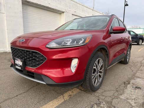 Used 2022 Ford Escape SEL w/ Technology Package image 3