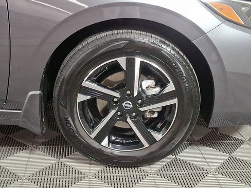 Used 2025 Nissan Sentra SV FWD image 11