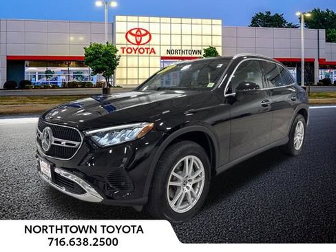 Used 2023 Mercedes-Benz GLC 300 4MATIC image 1