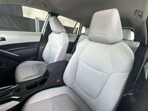 Used 2025 Toyota Corolla Cross L FWD image 14