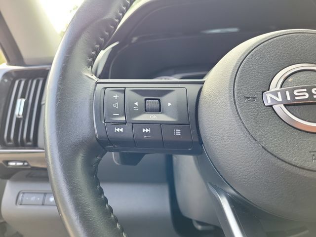Used 2025 Nissan Pathfinder SV FWD image 22