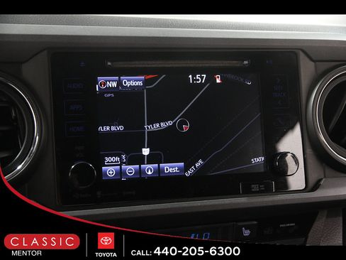 Certified 2018 Toyota Tacoma TRD Off-Road w/ TRD Premium Off Road Package AWD/4WD image 10