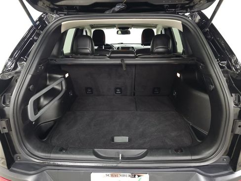 Used 2018 Jeep Cherokee Latitude Plus w/ Cold Weather Group AWD/4WD image 9