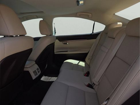 Used 2016 Lexus ES 350 w/ Premium Package w/Wood Trim FWD image 10
