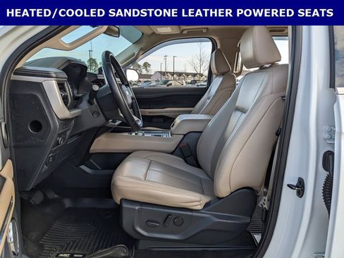 Used 2022 Ford Expedition XLT image 5
