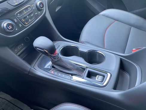 Used 2024 Chevrolet Equinox RS w/ RS Leather Package FWD image 29