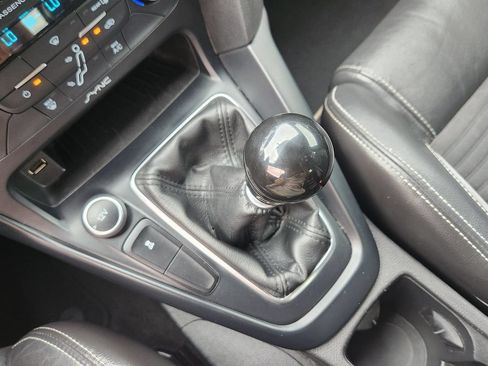 Used 2015 Ford Focus ST w/ Equipment Group 401A FWD image 23