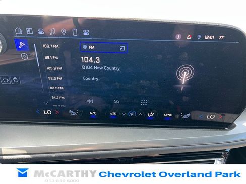 Used 2024 Chevrolet Traverse LT w/ LPO, Floor Liner Package FWD image 12