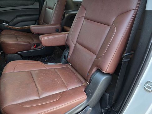 Used 2020 Chevrolet Suburban Premier w/ Premier Plus Edition image 24