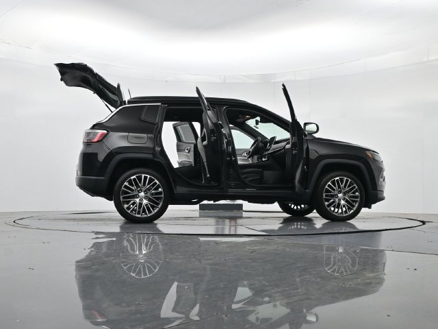 Used 2023 Jeep Compass Limited w/ Elite Group AWD/4WD image 53