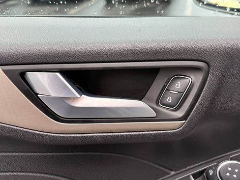 Used 2022 Ford Escape SEL w/ Class II Trailer Tow Package image 17