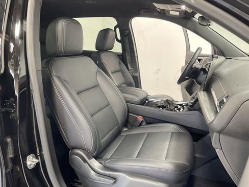 Used 2025 Chevrolet Traverse LT AWD/4WD image 27