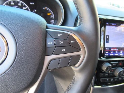 Used 2020 Jeep Grand Cherokee Altitude image 18