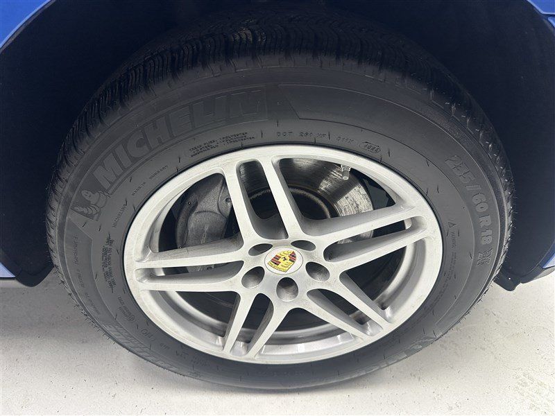 Used 2018 Porsche Macan AWD/4WD image 15