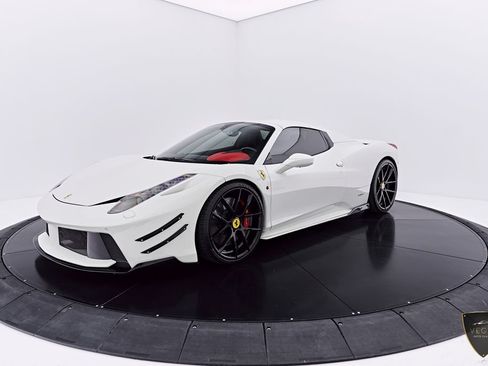 Used 2014 Ferrari 458 Spider RWD image 12