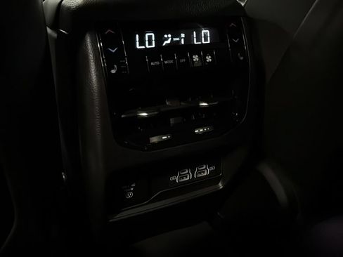 Used 2022 Jeep Grand Cherokee Summit w/ Advanced Protech Group IV AWD/4WD image 19