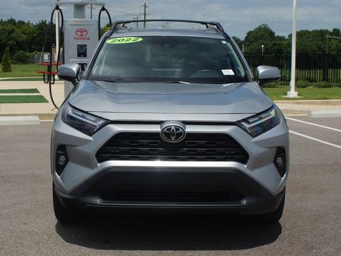 Used 2022 Toyota RAV4 XLE Premium FWD image 25
