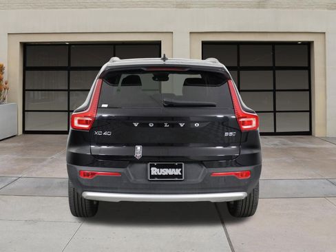 Certified 2025 Volvo XC40 B5 Plus image 5