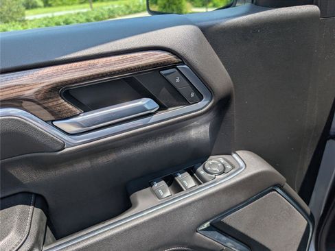 Used 2023 Chevrolet Silverado 1500 LT AWD/4WD image 19