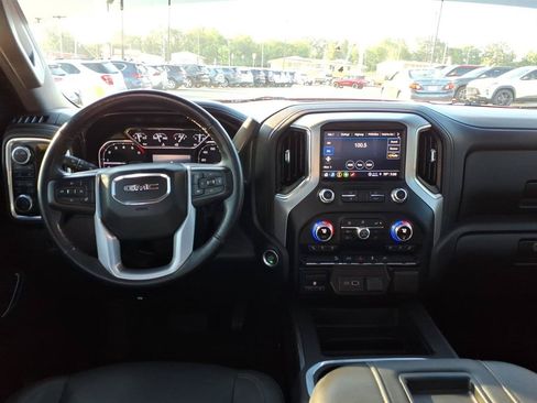 Used 2021 GMC Sierra 1500 SLT AWD/4WD image 10
