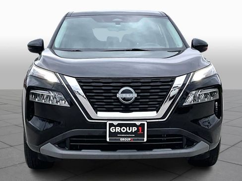 Used 2023 Nissan Rogue SV image 3