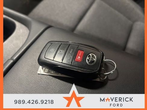 Used 2023 Toyota Crown XLE image 21