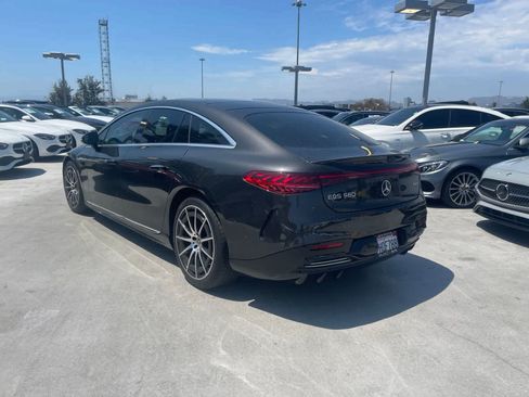 Used 2023 Mercedes-Benz EQS 580 4MATIC Sedan image 3