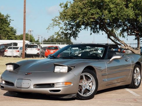 Used 2002 Chevrolet Corvette Convertible w/ Preferred Equipment Group2 RWD image 2
