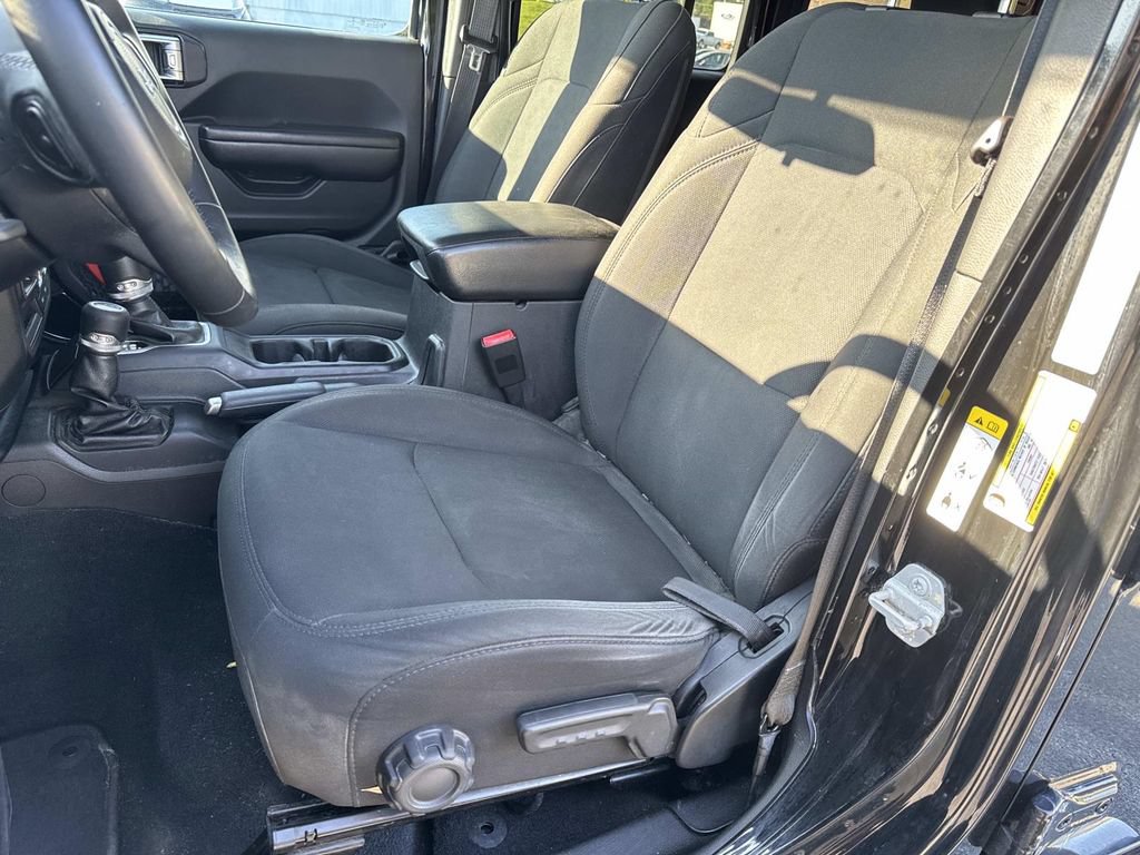 Used 2018 Jeep Wrangler Unlimited Sport S AWD/4WD image 27