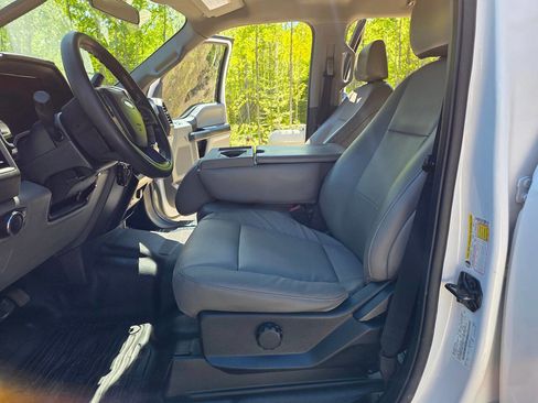 Used 2022 Ford F250 XL w/ Power Equipment Group AWD/4WD image 23