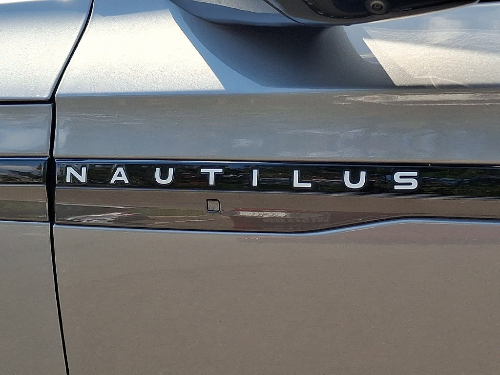 Used 2024 Lincoln Nautilus Reserve w/ Equipment Group 202A AWD/4WD image 32