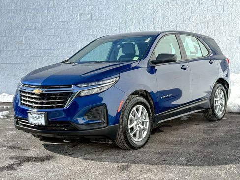 Certified 2022 Chevrolet Equinox LS image 3