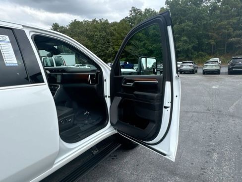 Used 2024 GMC Sierra 3500 Denali w/ Denali Reserve Package image 31