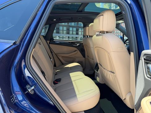 Used 2026 Porsche Macan AWD/4WD image 19