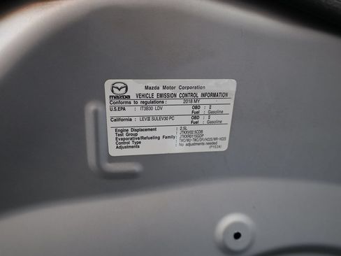 Used 2018 MAZDA MAZDA3 Grand Touring FWD image 29