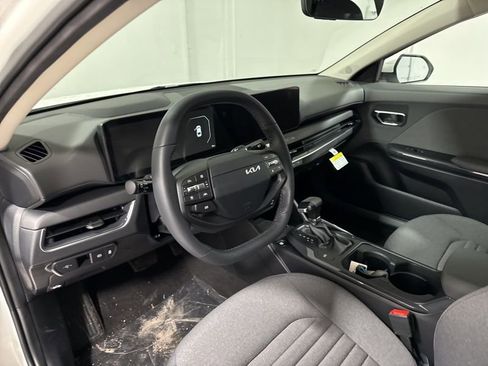 New 2025 Kia K4 EX FWD image 18
