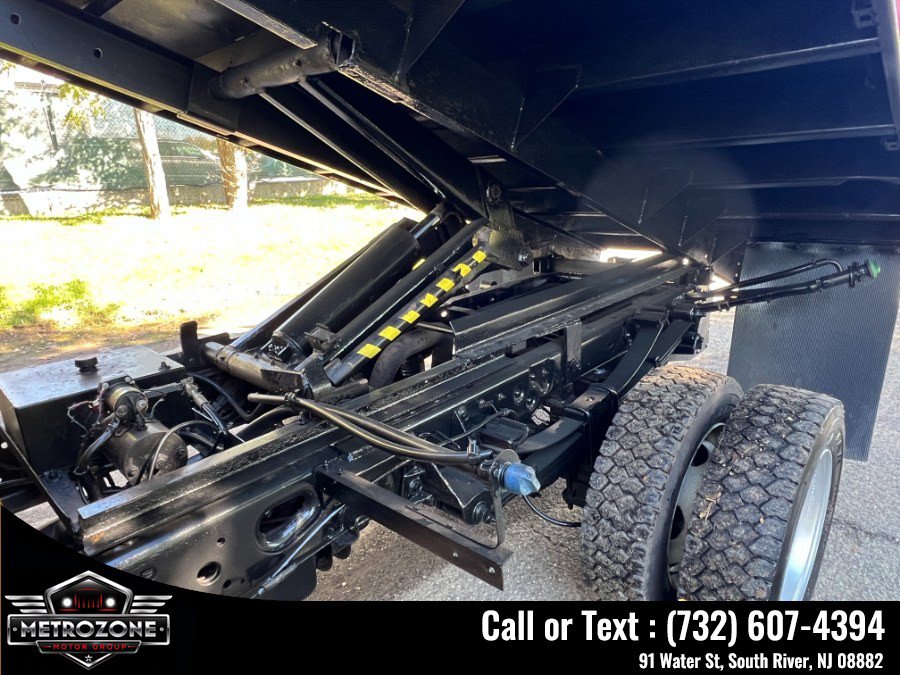 Used 2011 Ford F550 4x4 Regular Cab Super Duty w/ Payload Upgrade Pkg image 17