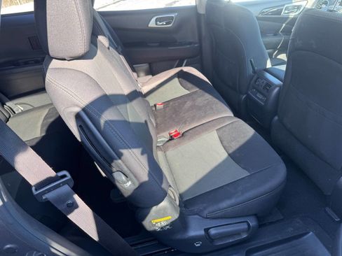 Used 2017 Nissan Pathfinder SV w/ Trailer Tow Package image 12