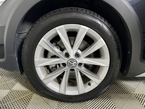 Used 2019 Volkswagen Golf Alltrack S image 27