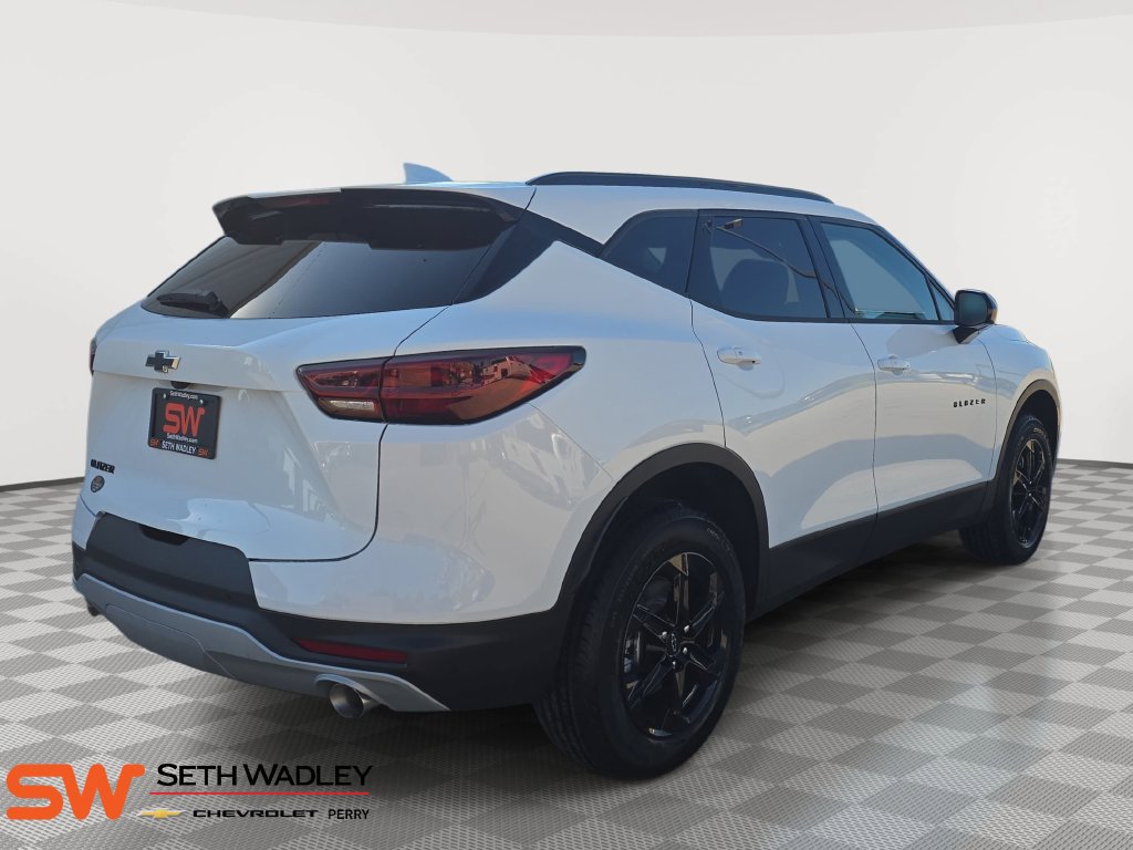 New 2026 Chevrolet Blazer LT w/ Midnight/Sport Edition FWD image 7